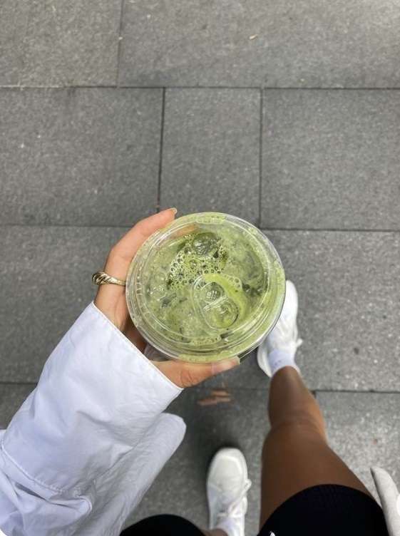 Pourquoi le « Thé vert matcha latte glacé » est-il tendance sur Instagram?